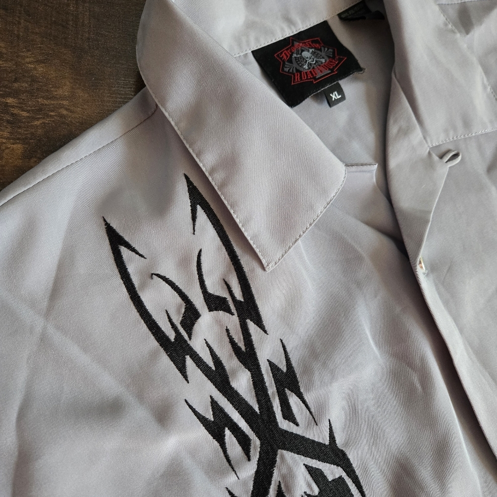 Vintage 90's Dragonfly Roadhouse Embroidered Skull Shirt Gray Size XL